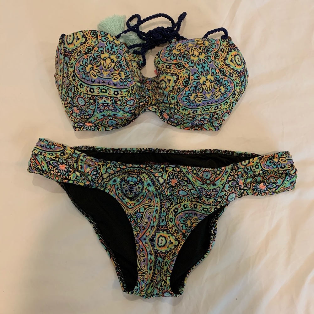 Victoria Secrets Swim Suit 32C Top & Small Bottom